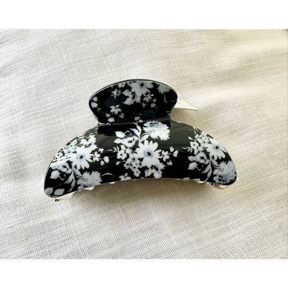 Black & white floral hair claw - Picture 1 of 1
